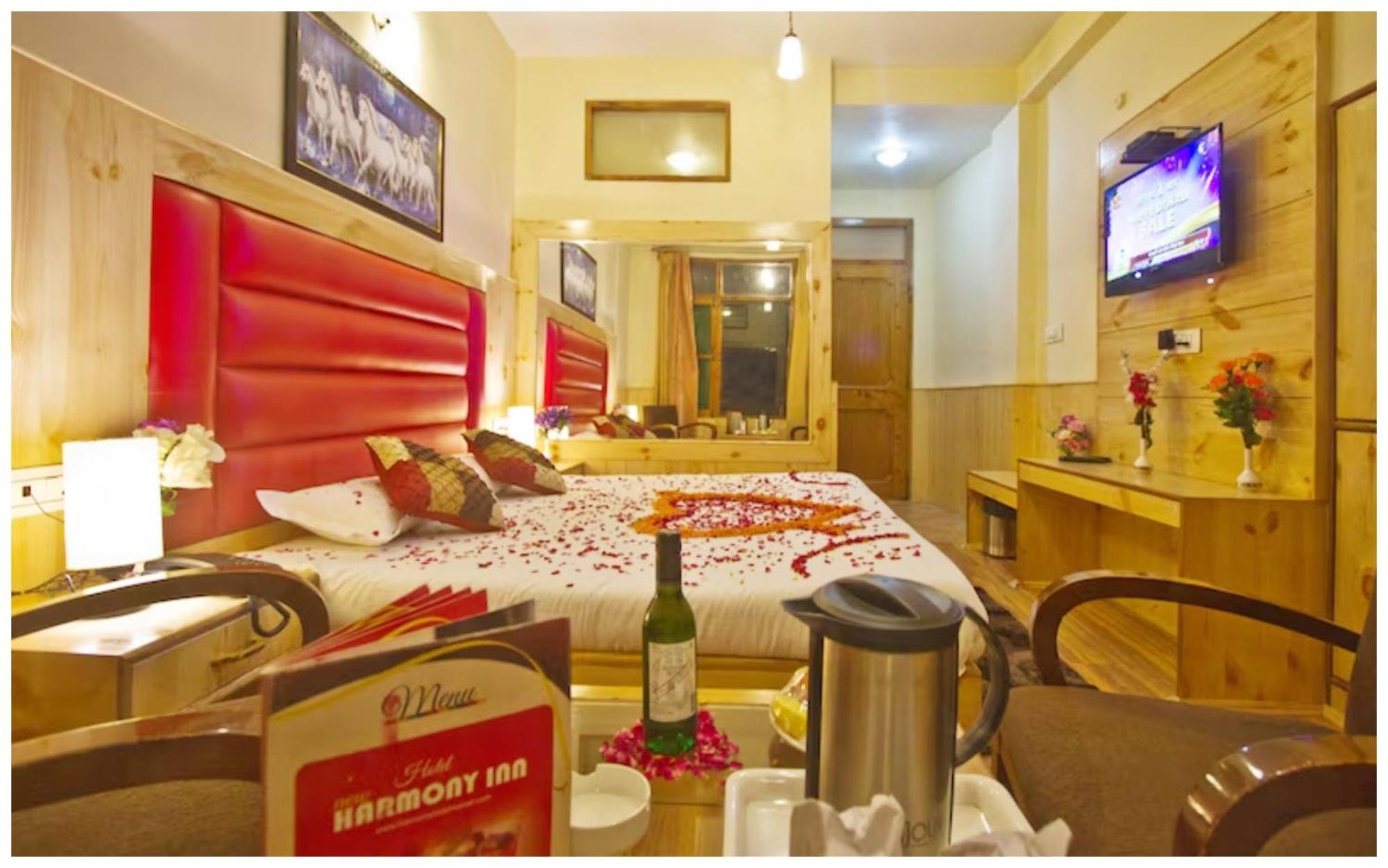 H A R M O N I Near River And Temple Hotel 4*